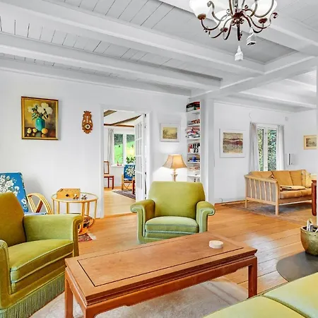 Awesome In With Kitchen 別荘